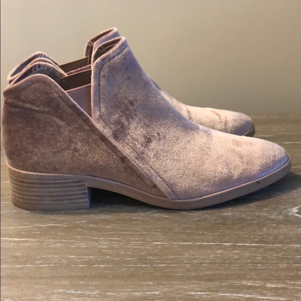 DOLCE VITA BLUSH VELVET BOOTIES